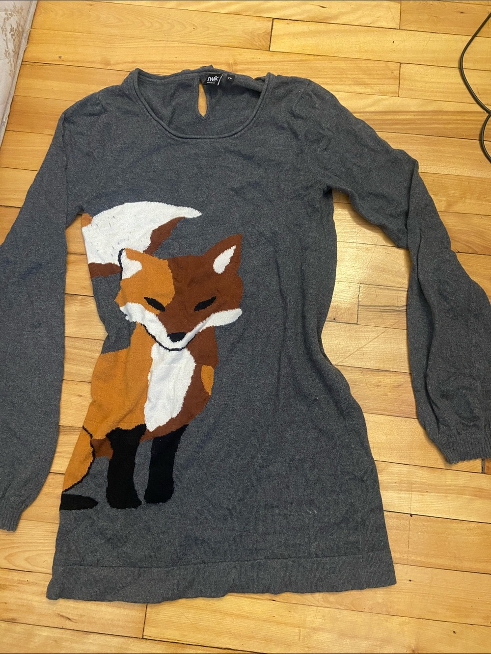 Simons Gray Knit Sweater with Fox Graphic (orange, white, brown, black)